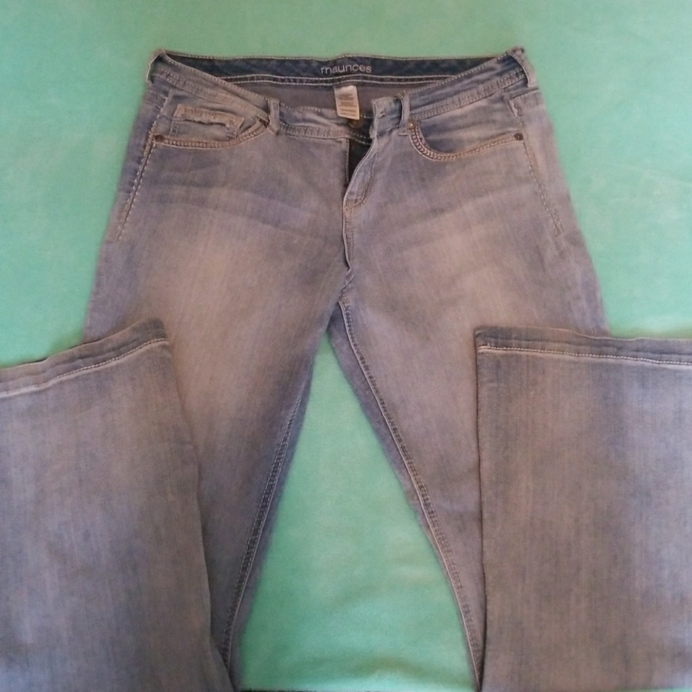 Maurices jeans